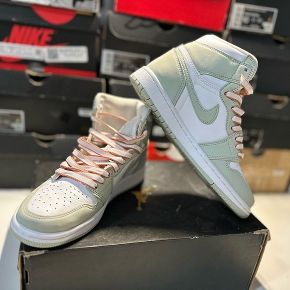 Jordan 1 Retro High OG Seafoam (Women's) - Picture 7 of 9